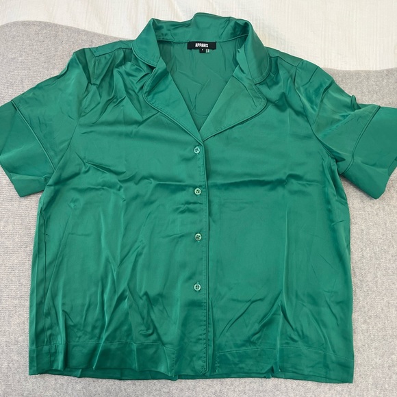 NWT Apparis pajamas. Never worn. Good for bridesmaids or gifts - Picture 4 of 7